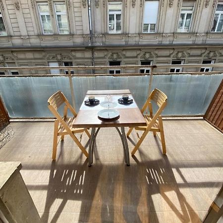 Parisi Flat Lejlighed Budapest Eksteriør billede